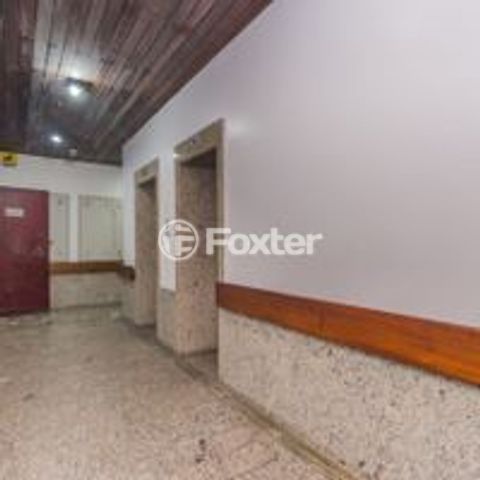 Image 17 - 856062
