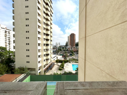 Image 20 - 856480