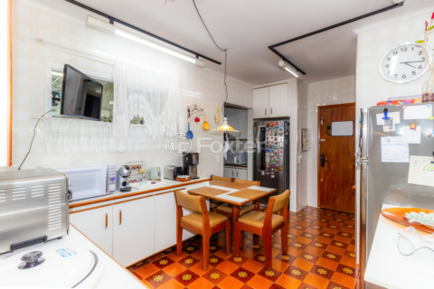 Image 33 - 856799