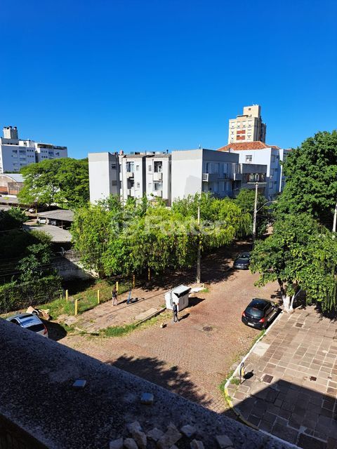 Image 22 - 857833