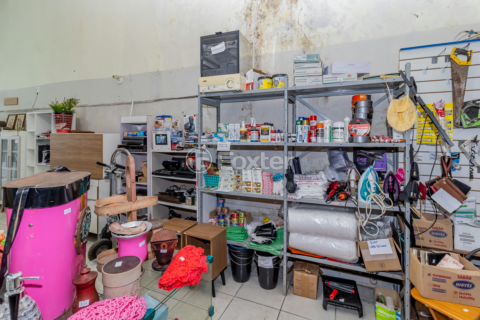 Image 8 - 858053