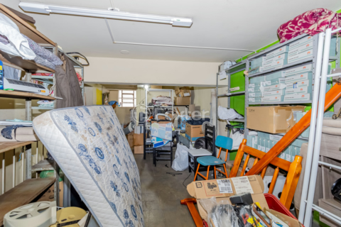 Image 39 - 858053