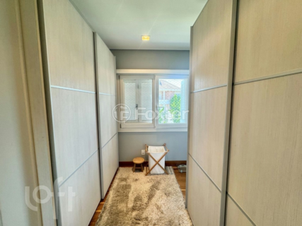 Image 22 - 858199