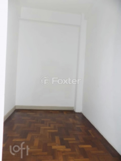 Image 32 - 858275