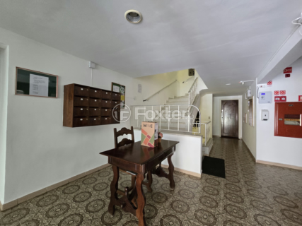 Image 34 - 858354