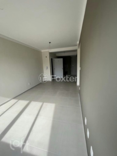 Image 39 - 858946