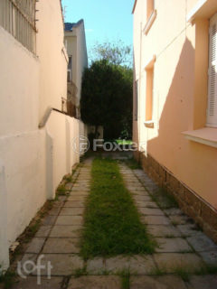 Image 20 - 859131
