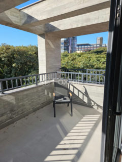 Image 6 - 859761