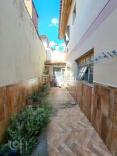 Image 32 - 859794