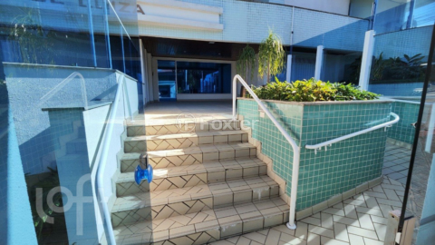 Image 21 - 860144