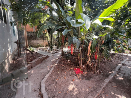 Image 25 - 860928