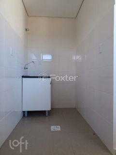 Image 7 - 864104