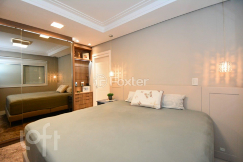 Image 21 - 868107