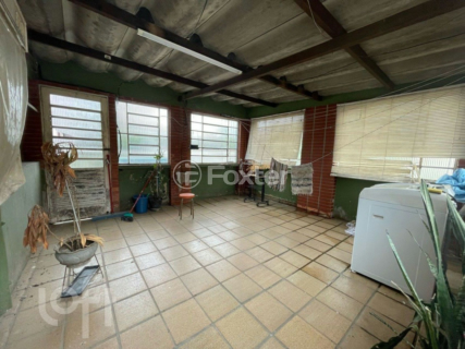 Image 29 - 868274