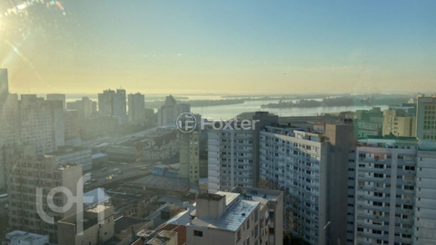 Image 23 - 868382