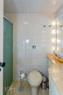 Image 35 - 868542
