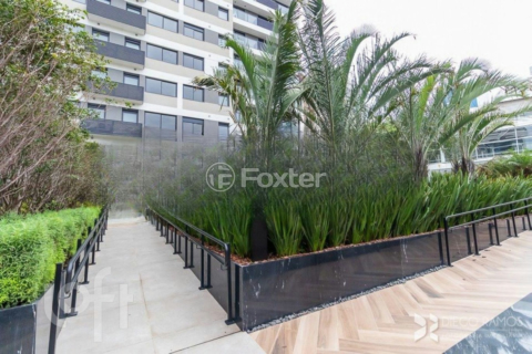 Image 33 - 868856