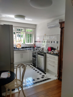 Image 31 - 868903