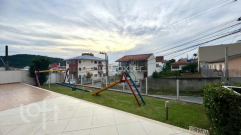 Image 21 - 869052