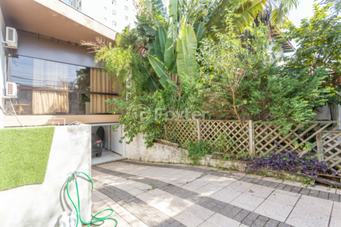 Image 79 - 869110