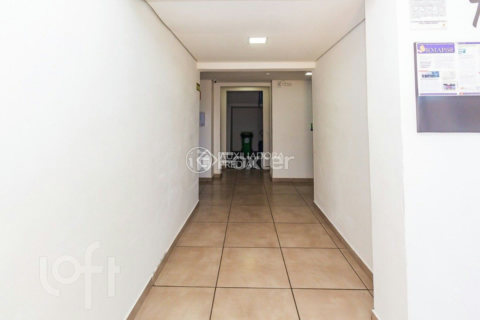 Image 32 - 869507