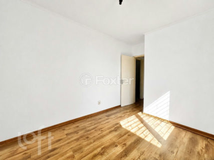 Image 6 - 869621