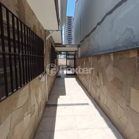 Image 33 - 869678