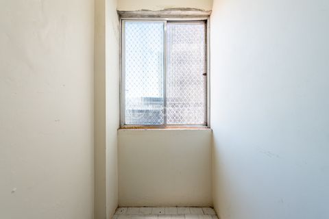 Image 20 - 869685
