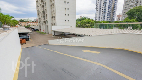 Image 29 - 869736