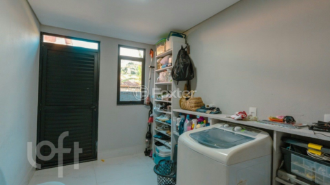 Image 21 - 869780