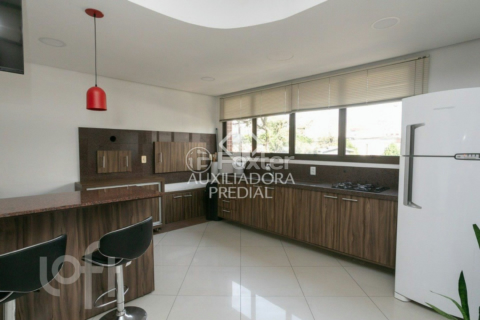 Image 33 - 872057