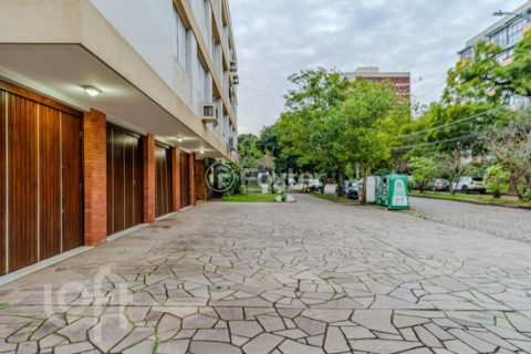 Image 33 - 872421