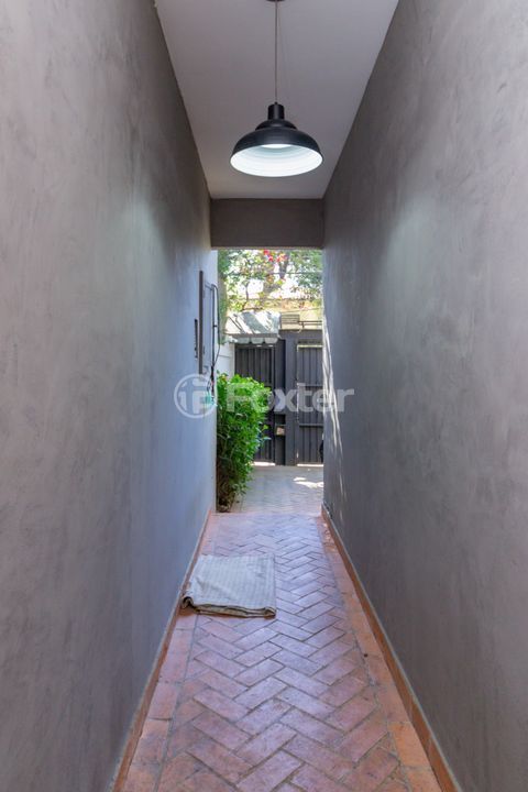 Image 30 - 872870