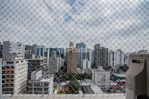 Image 27 - 873570
