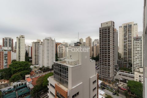 Image 25 - 874636