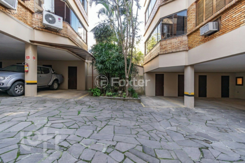 Image 32 - 874680