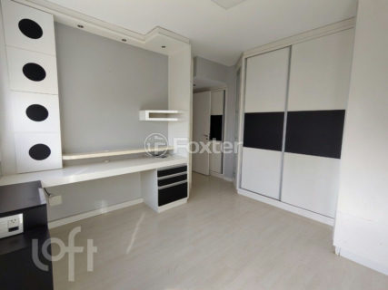 Image 22 - 875004