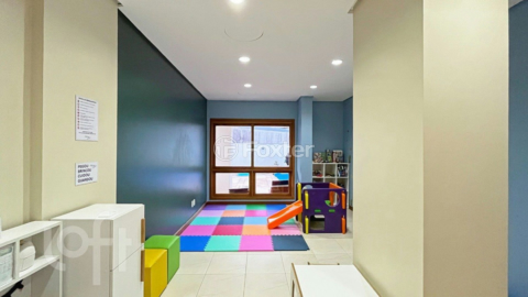 Image 30 - 875015