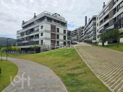 Image 21 - 875034
