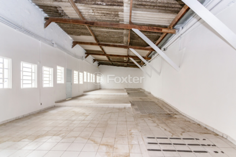 Image 32 - 875039