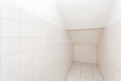 Image 179 - 875039