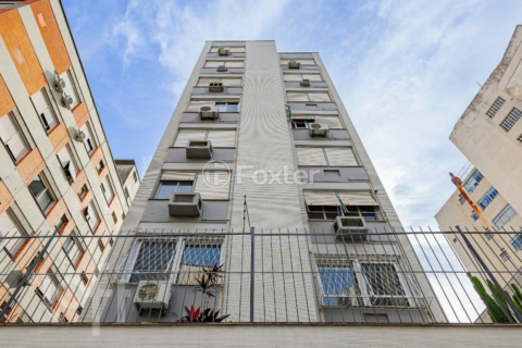 Image 29 - 875042