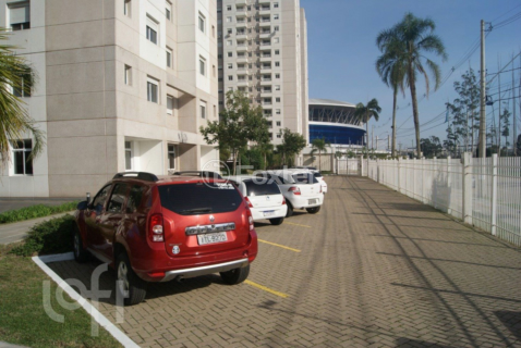 Image 32 - 875567