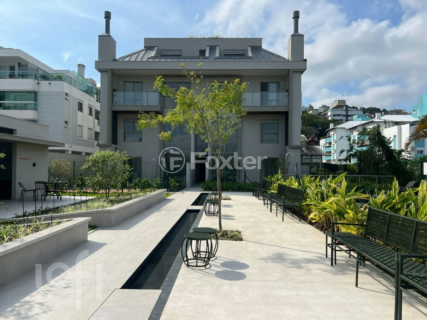Image 30 - 875863