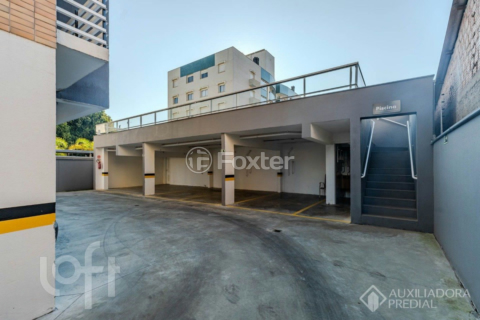 Image 29 - 875962