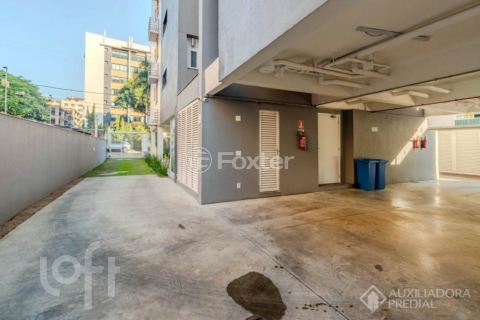 Image 37 - 875962