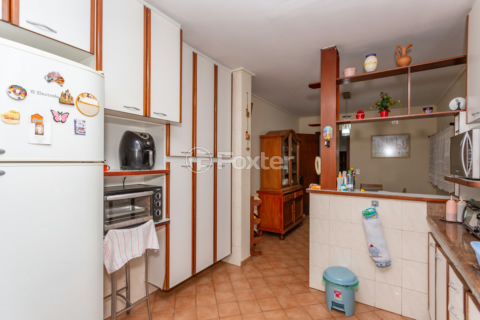 Image 34 - 876140