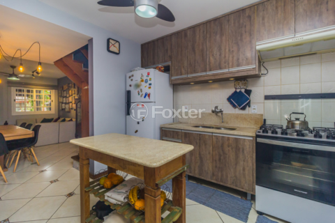 Image 32 - 876258