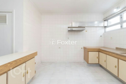 Image 31 - 876351