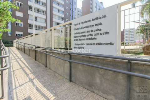 Image 22 - 876474